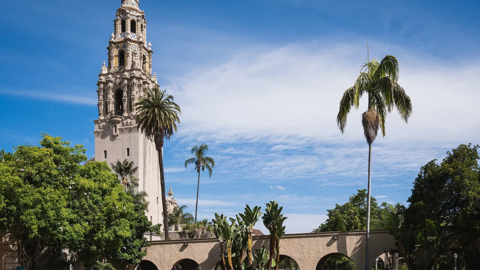 圣地亚哥 Balboa Park 的加州塔（California Tower）与花园