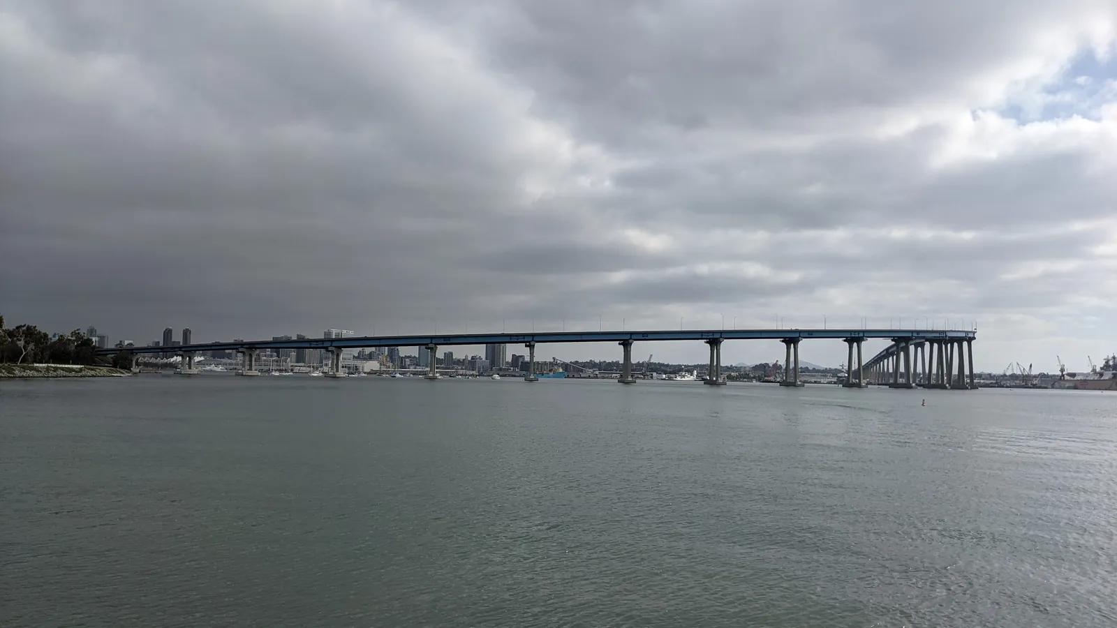 从圣地亚哥湾远眺 Coronado 大桥